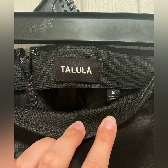 NWOT Aritzia (Talulah) Coated Black Mini Skirt - Picture 4 of 5